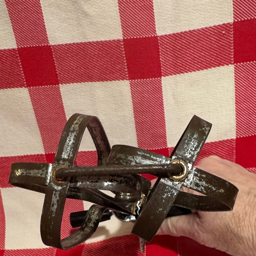 Vintage ECKO (per embossing documented) Metal Egg Beater with a Black Handle. - Picture 7 of 16